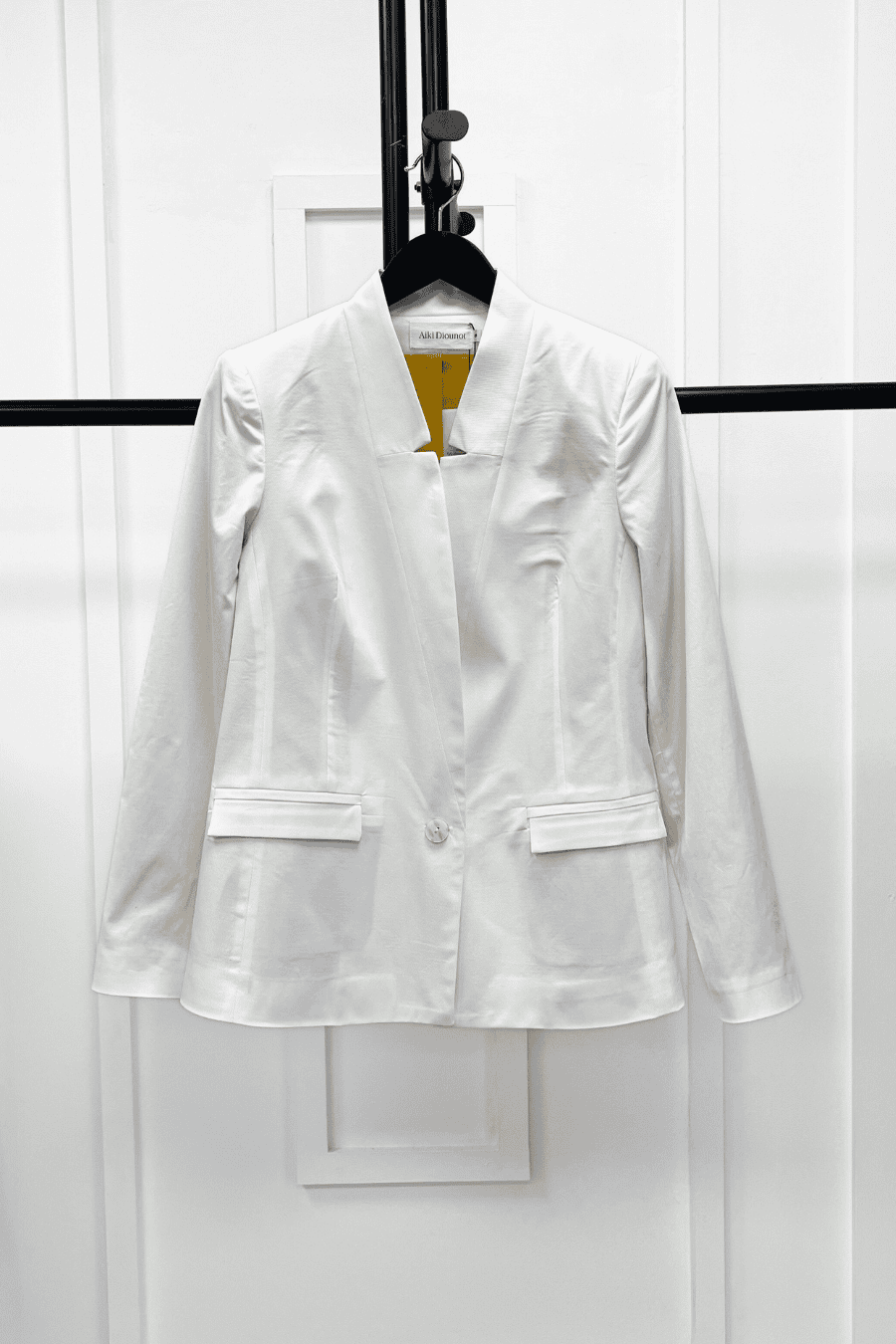 Eleanor white blazer
